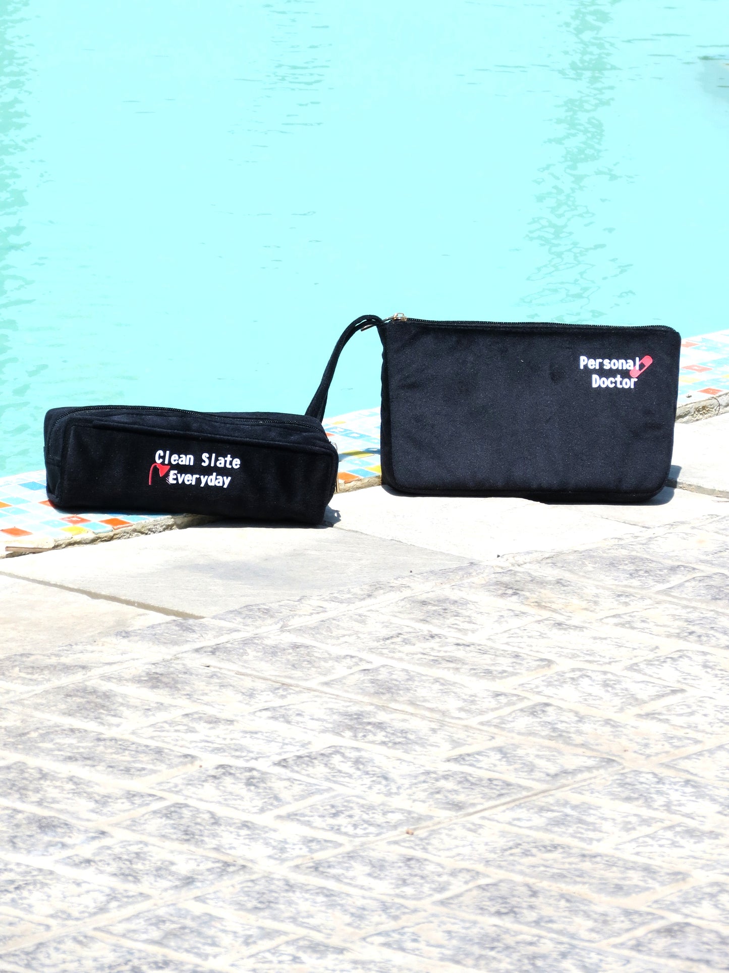 Black Currant Travel pouch set of 4