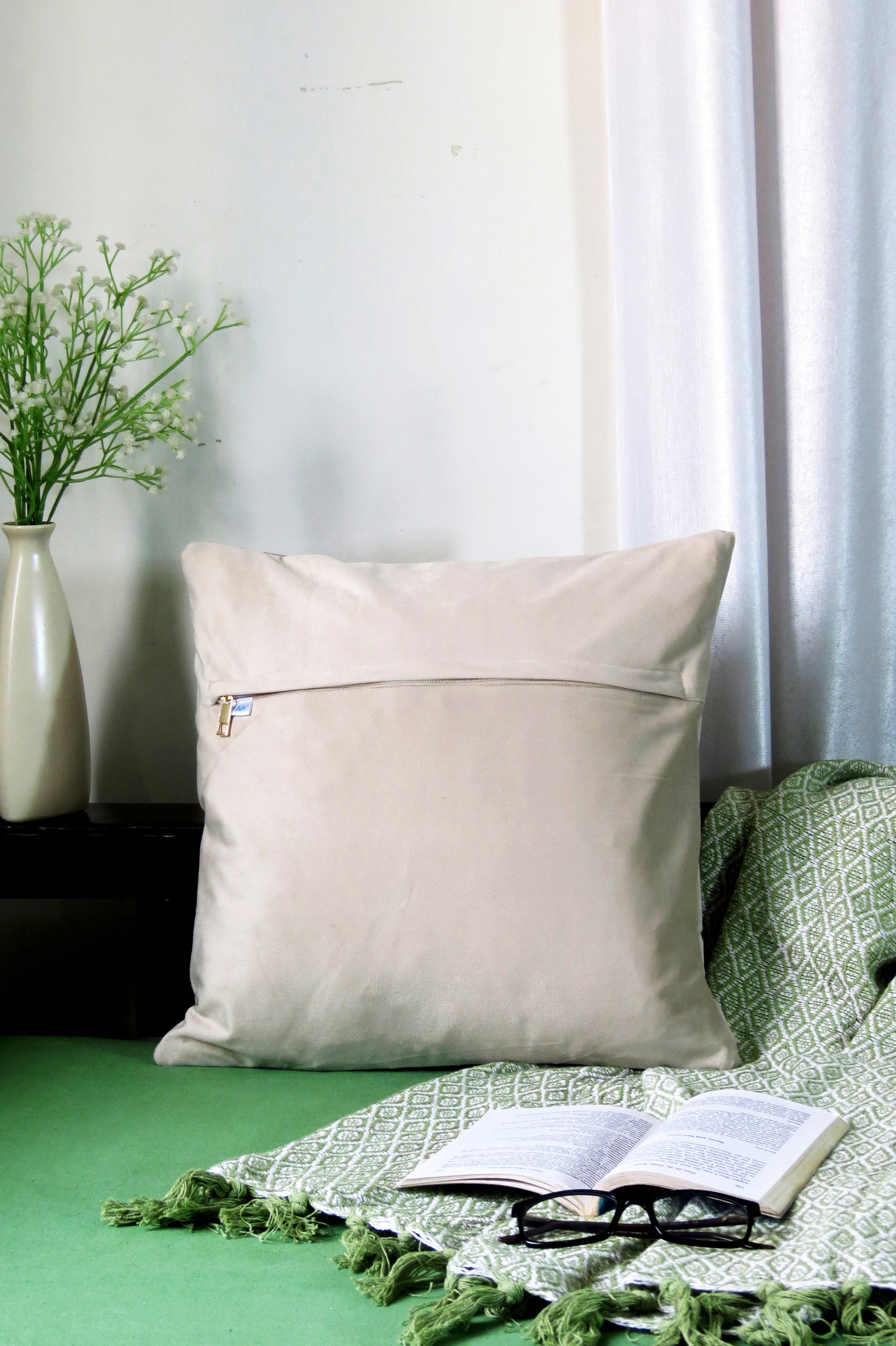 Hand embroidery Desert Pearl velvet cushion cover