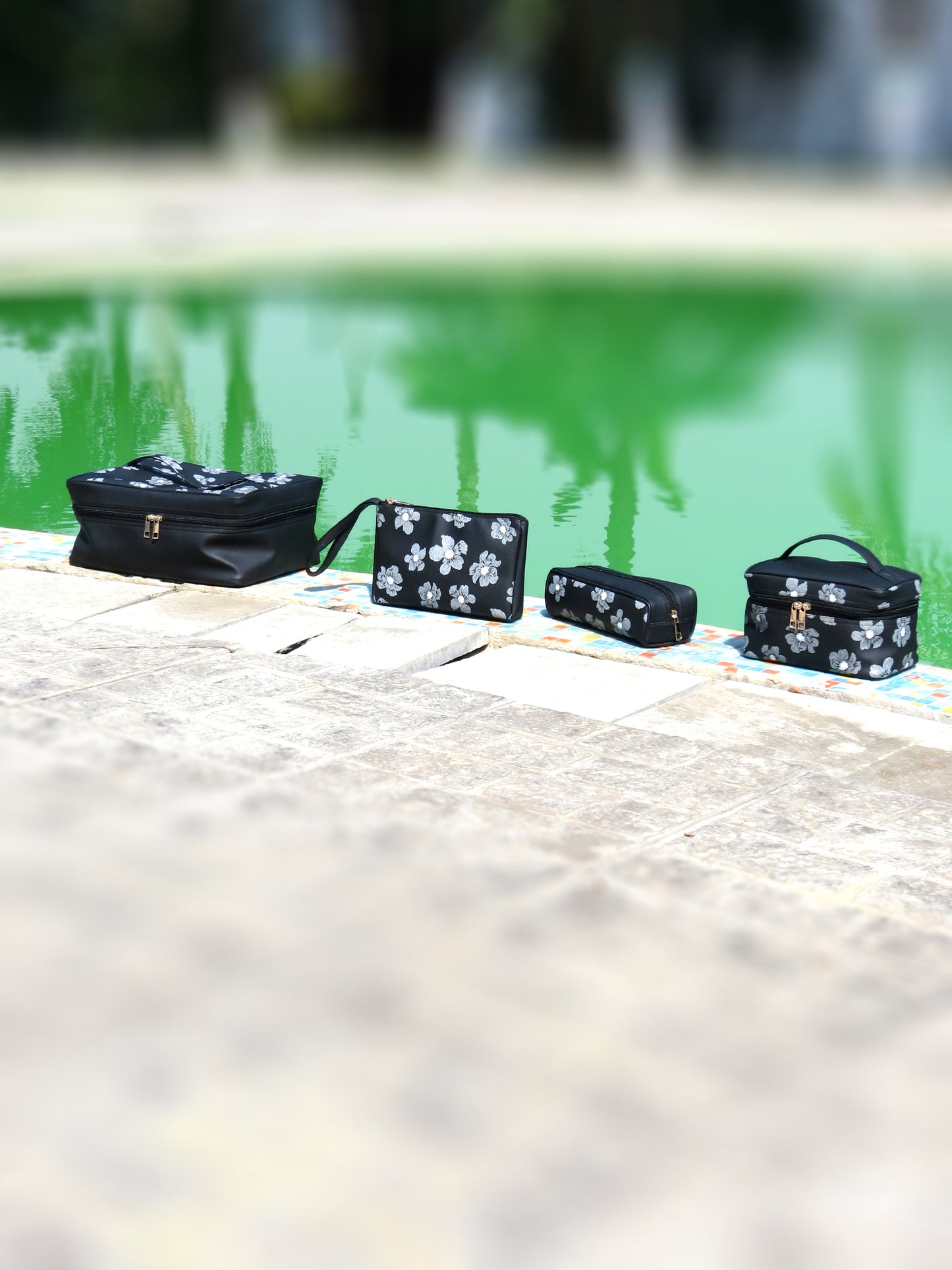 Unstoppable Travel pouch set of 4
