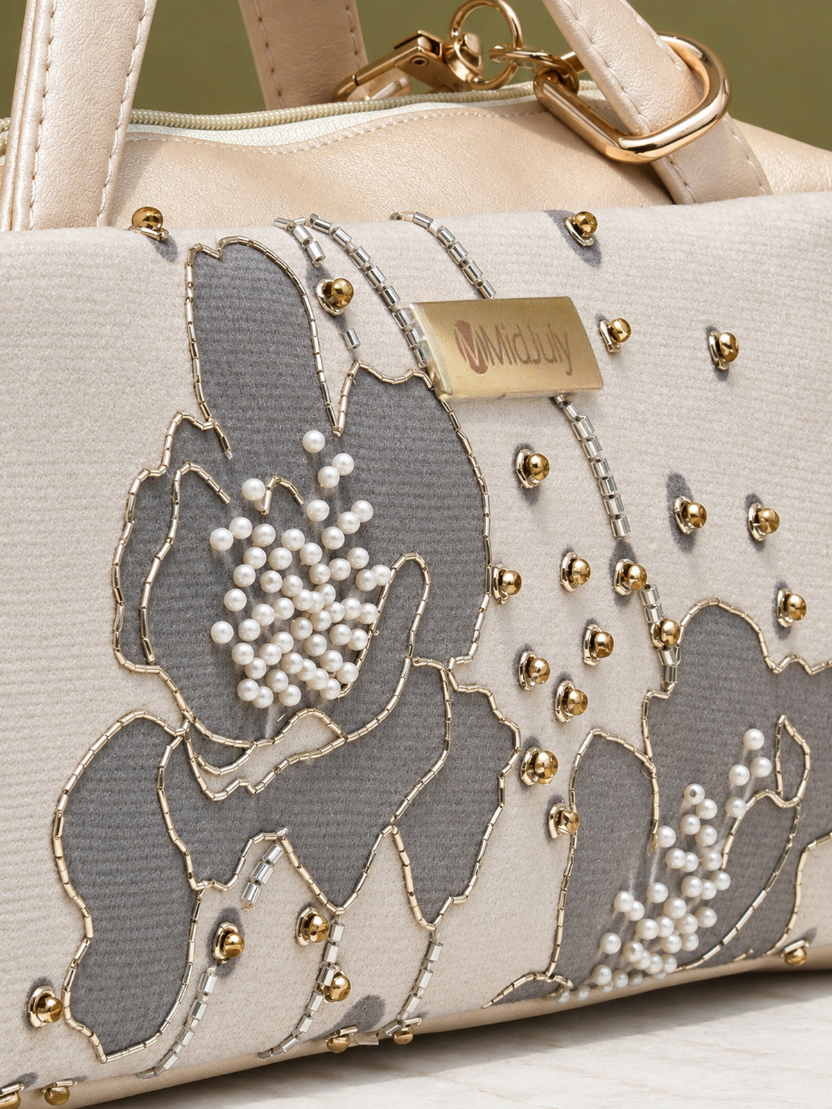 The Art of Being Admired Clutch